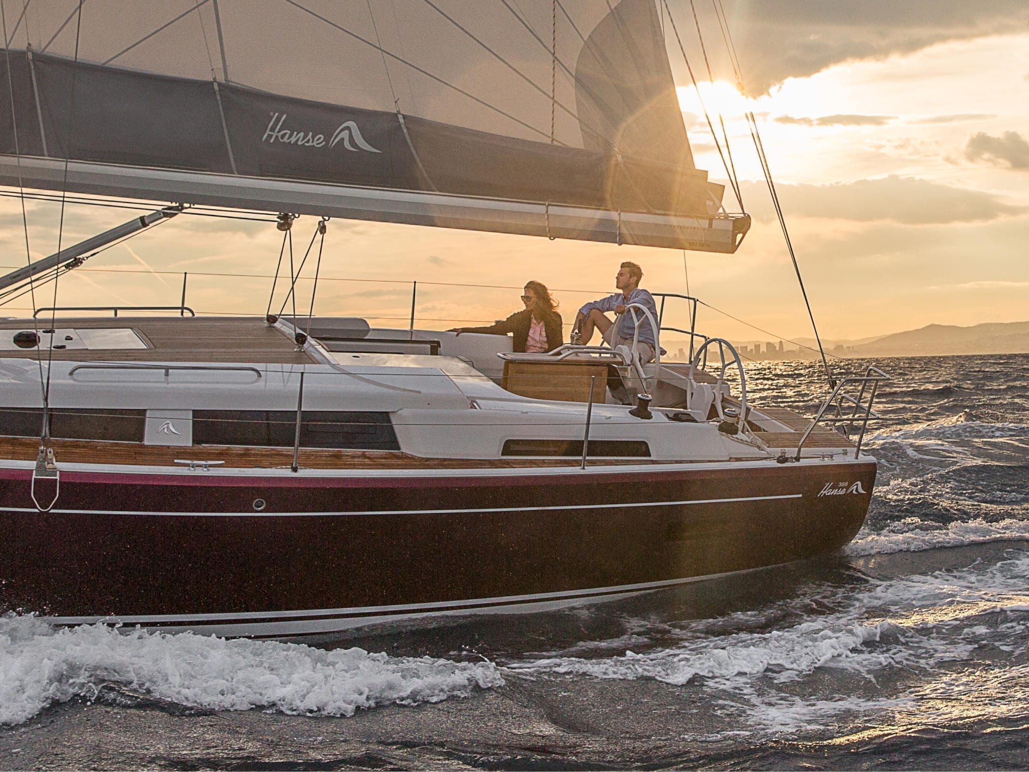 Hanse_388_Exterior_segeln_halbtotale_0487_v2_031