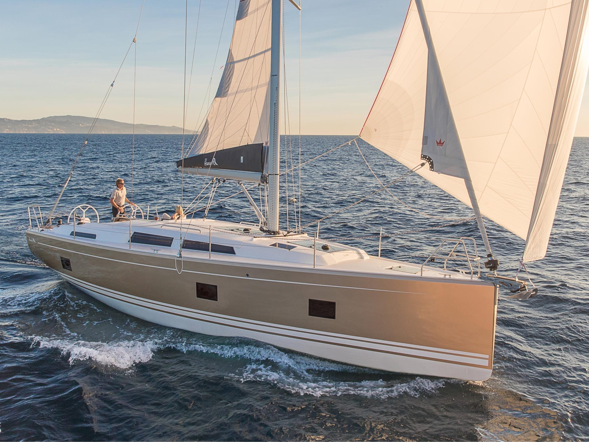 Hanse_418_2017_11_08_Exterior_segeln_2177_v2_0180 segelbåt Hanse
