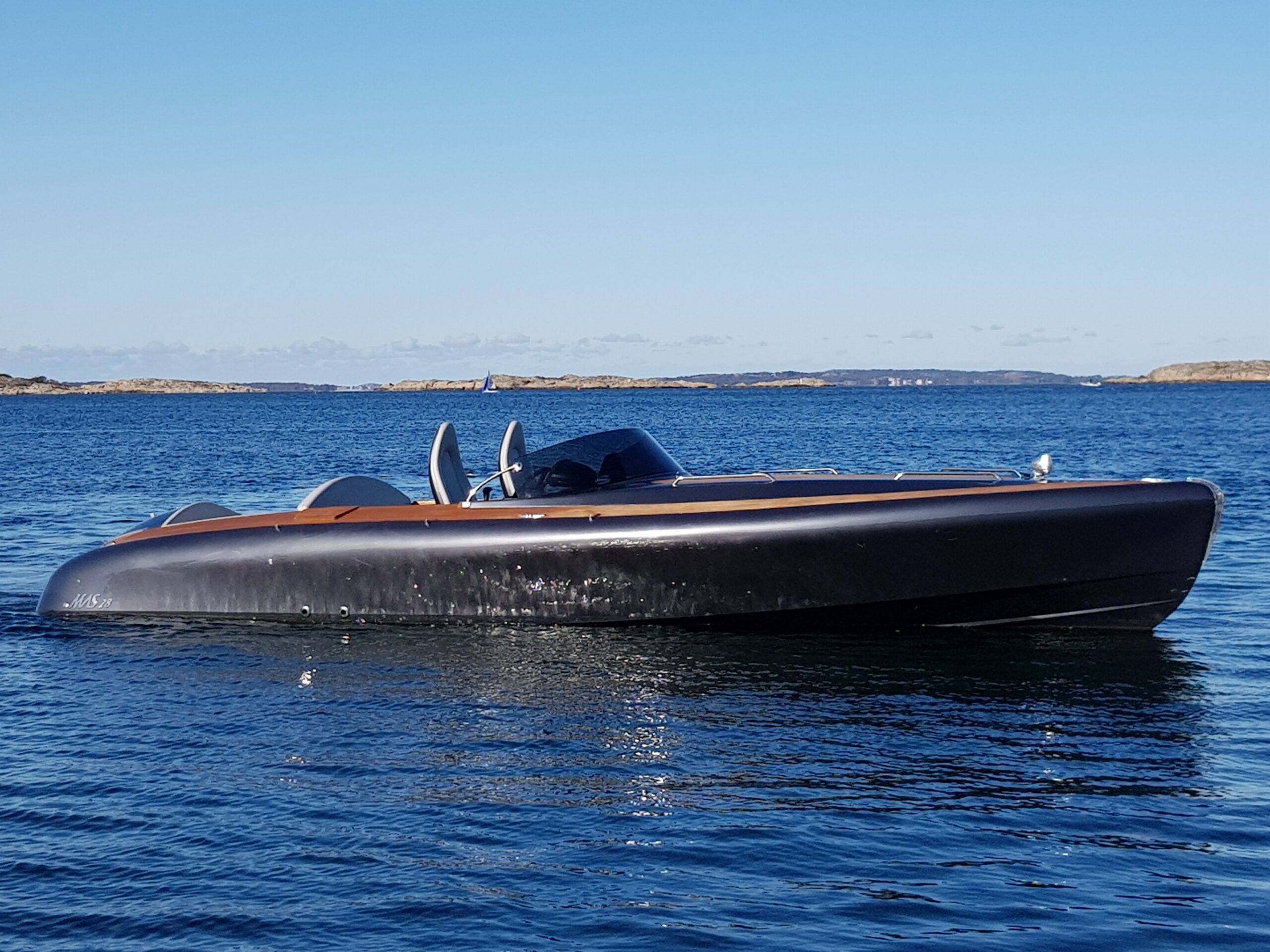 MAS 28 Exterior